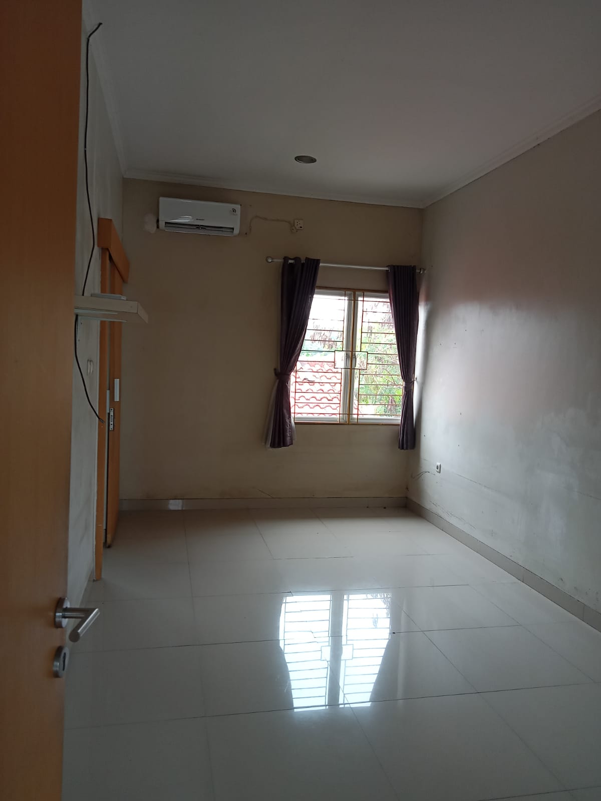 Rumah Disewakan Semi Furnished di Simpruk Sriwijaya Lippo Cikarang